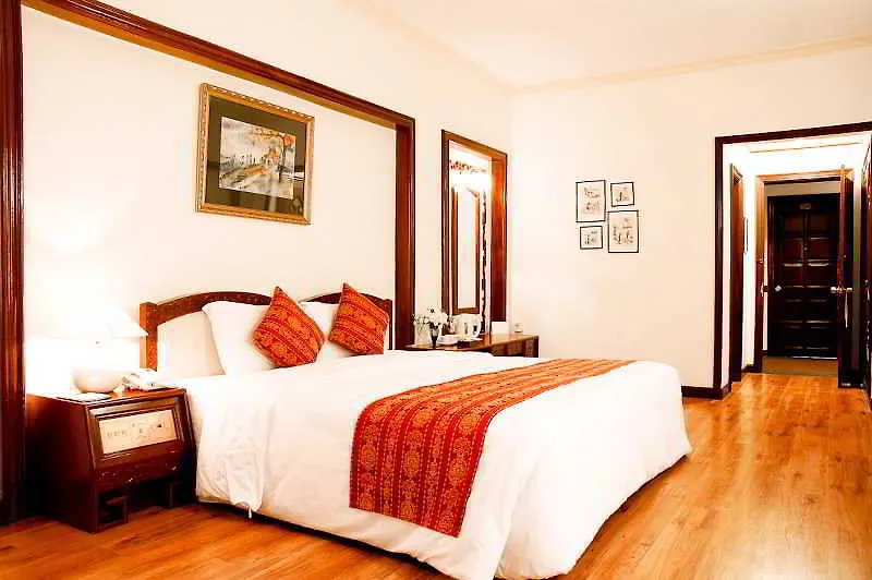 ****  הו צ'י מין סיטי Royal Hotel Saigon וייטנאם